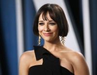 Rashida-Jones---2020-Vanity-Fair-Oscar-Party-18.md.jpg Vettri.Net