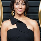 Rashida-Jones---2020-Vanity-Fair-Oscar-Party-41