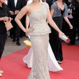 Aishwarya-Rai---64th-Cannes-Opening-Ceremony-03