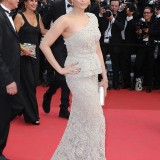 Aishwarya-Rai---64th-Cannes-Opening-Ceremony-07