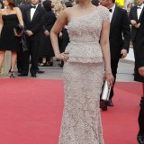 Aishwarya-Rai---64th-Cannes-Opening-Ceremony-24