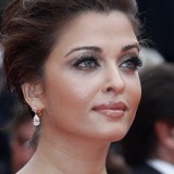 Aishwarya-Rai---64th-Cannes-Opening-Ceremony-26