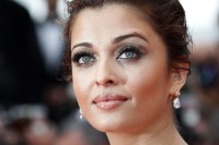 Aishwarya-Rai---64th-Cannes-Opening-Ceremony-45.md.jpg