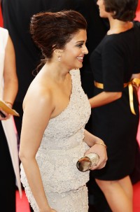 Aishwarya-Rai---64th-Cannes-Opening-Ceremony-62.md.jpg