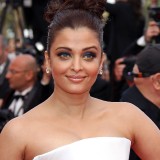 Aishwarya-Rai---64th-Cannes-Sleeping-Beauty-Premiere-04