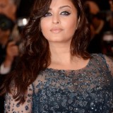 Aishwarya-Rai---65th-Cannes-Cosmopolis-Premiere-04