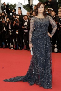 Aishwarya-Rai---65th-Cannes-Cosmopolis-Premiere-06.md.jpg