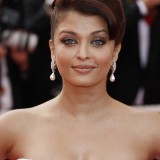 Aishwarya-Rai---Cannes-2009-Up-Premiere---014