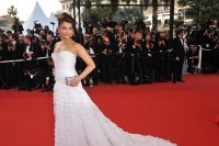 Aishwarya-Rai---Cannes-2009-Up-Premiere---018.md.jpg
