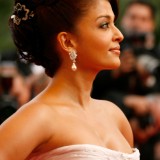 Aishwarya-Rai---Cannes-2009-Up-Premiere---025