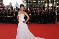 Aishwarya-Rai---Cannes-2009-Up-Premiere---029.md.jpg