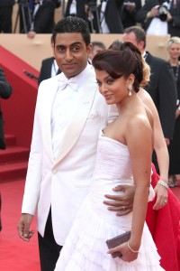 Aishwarya-Rai---Cannes-2009-Up-Premiere---061.md.jpg