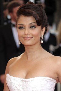 Aishwarya-Rai---Cannes-2009-Up-Premiere---066.md.jpg