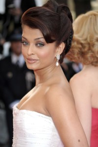 Aishwarya-Rai---Cannes-2009-Up-Premiere---068.md.jpg