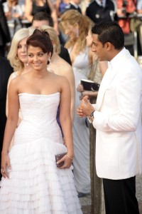 Aishwarya-Rai---Cannes-2009-Up-Premiere---071.md.jpg