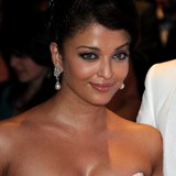 Aishwarya-Rai---Cannes-2009-Up-Premiere---091
