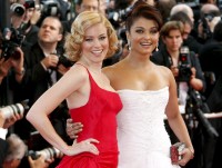 Aishwarya-Rai---Cannes-2009-Up-Premiere---097.md.jpg