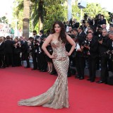 Aishwarya-Rai---Cannes-2014---Two-Days-One-Night-Premiere---021