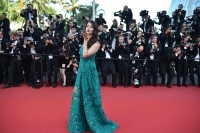 Aishwarya-Rai---Cannes-2015---Carol-Premiere---03.md.jpg