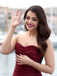 Aishwarya-Rai---Cannes-2015---Jazbaa-Photocall---04.md.jpg