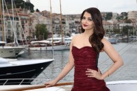 Aishwarya-Rai---Cannes-2015---Jazbaa-Photocall---16.md.jpg