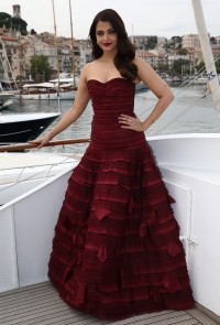 Aishwarya-Rai---Cannes-2015---Jazbaa-Photocall---20.md.jpg