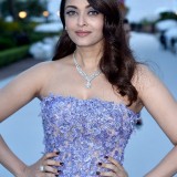 Aishwarya-Rai---Cannes-2015-amfARs-Cinema-Against-AIDS-Gala---22