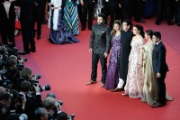 Aishwarya-Rai---Cannes-2016---From-The-Land-And-The-Moon-Premiere---04.md.jpg