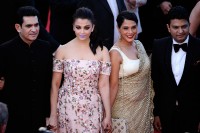 Aishwarya-Rai---Cannes-2016---From-The-Land-And-The-Moon-Premiere---08.md.jpg