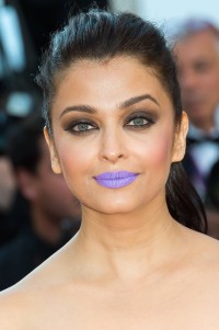 Aishwarya-Rai---Cannes-2016---From-The-Land-And-The-Moon-Premiere---09.md.jpg