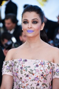 Aishwarya-Rai---Cannes-2016---From-The-Land-And-The-Moon-Premiere---14.md.jpg