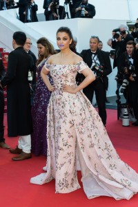 Aishwarya-Rai---Cannes-2016---From-The-Land-And-The-Moon-Premiere---20.md.jpg