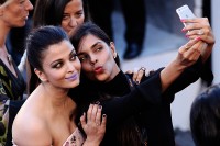 Aishwarya-Rai---Cannes-2016---From-The-Land-And-The-Moon-Premiere---30.md.jpg