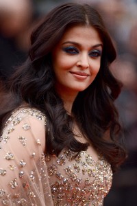 Aishwarya-Rai---Cannes-2016---Slack-Bay-Premiere-33.md.jpg