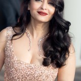 Aishwarya-Rai---Cannes-2016---The-BFG-Premiere---05