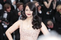 Aishwarya-Rai---Cannes-2016---The-BFG-Premiere---38.md.jpg