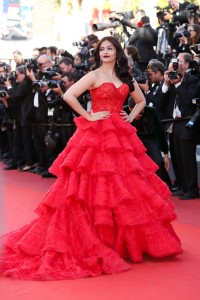 Aishwarya-Rai---Cannes-2017---120-Beats-Per-Minute-Premiere---05.md.jpg