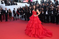 Aishwarya-Rai---Cannes-2017---120-Beats-Per-Minute-Premiere---11.md.jpg