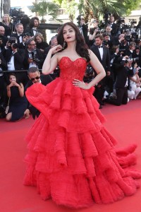 Aishwarya-Rai---Cannes-2017---120-Beats-Per-Minute-Premiere---13.md.jpg