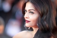 Aishwarya-Rai---Cannes-2017---120-Beats-Per-Minute-Premiere---20.md.jpg