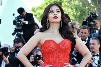 Aishwarya-Rai---Cannes-2017---120-Beats-Per-Minute-Premiere---25.md.jpg