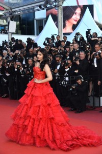 Aishwarya-Rai---Cannes-2017---120-Beats-Per-Minute-Premiere---32.md.jpg