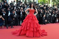 Aishwarya-Rai---Cannes-2017---120-Beats-Per-Minute-Premiere---35.md.jpg