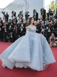 Aishwarya-Rai---Cannes-2017---Okja-Premiere---061.md.jpg