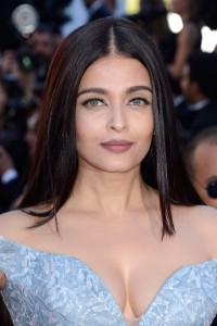 Aishwarya-Rai---Cannes-2017---Okja-Premiere---064.md.jpg