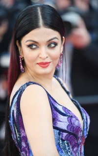 Aishwarya-Rai---Cannes-2018---Girls-Of-The-Sun-Premiere---30.md.jpg