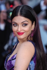 Aishwarya-Rai---Cannes-2018---Girls-Of-The-Sun-Premiere---33.md.jpg