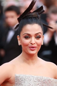 Aishwarya-Rai---Cannes-2018---Sink-Or-Swim-Premiere-04.md.jpg
