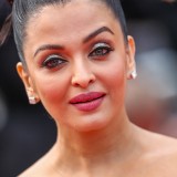 Aishwarya-Rai---Cannes-2018---Sink-Or-Swim-Premiere-35