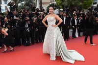 Aishwarya-Rai---Cannes-2018---Sink-Or-Swim-Premiere-40.md.jpg